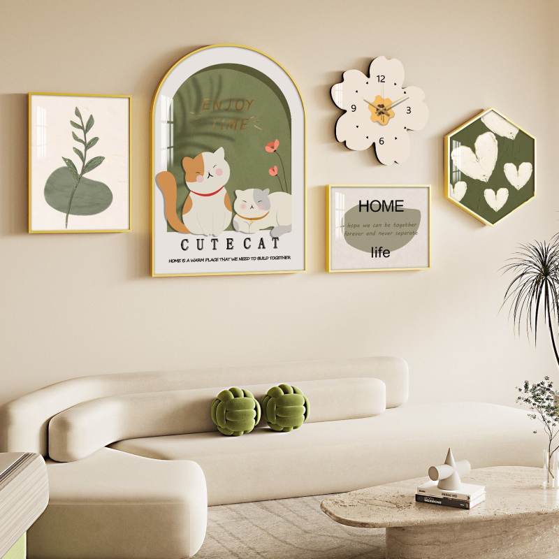 Dekoratīva pakarināma glezna ar augu un ziedu motīvu, kadra rāmis no alumīnija sakausējuma, gleznas kodols – kristāla plēve, roku zīmēta tehnika; piemērota viesistabai, guļamistabai un restorānam