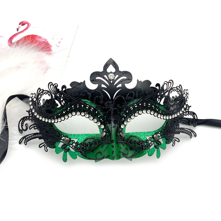 Kaukė maskeradui iš metalo ir plastiko, mielo stiliaus, DIY rekvizitas