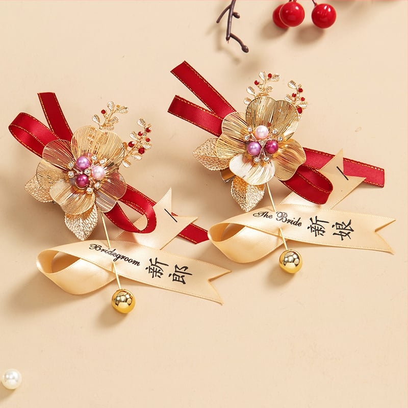 Kāzu corsage komplekts ar zīda ziediem, roku darītas brošes līgavai, līgavim un vecākiem