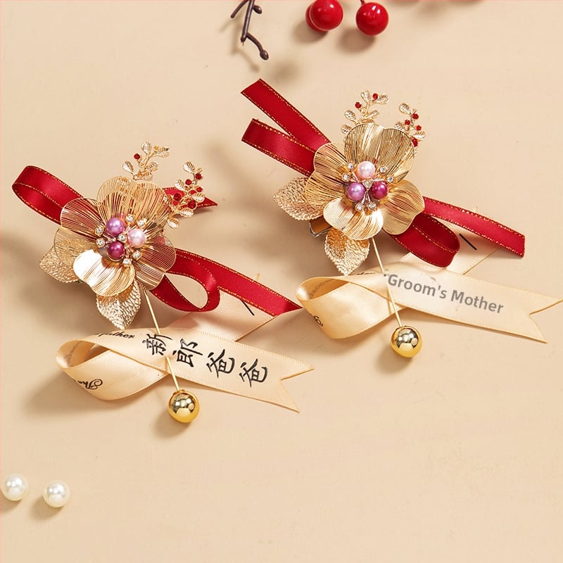 Kāzu corsage komplekts ar zīda ziediem, roku darītas brošes līgavai, līgavim un vecākiem