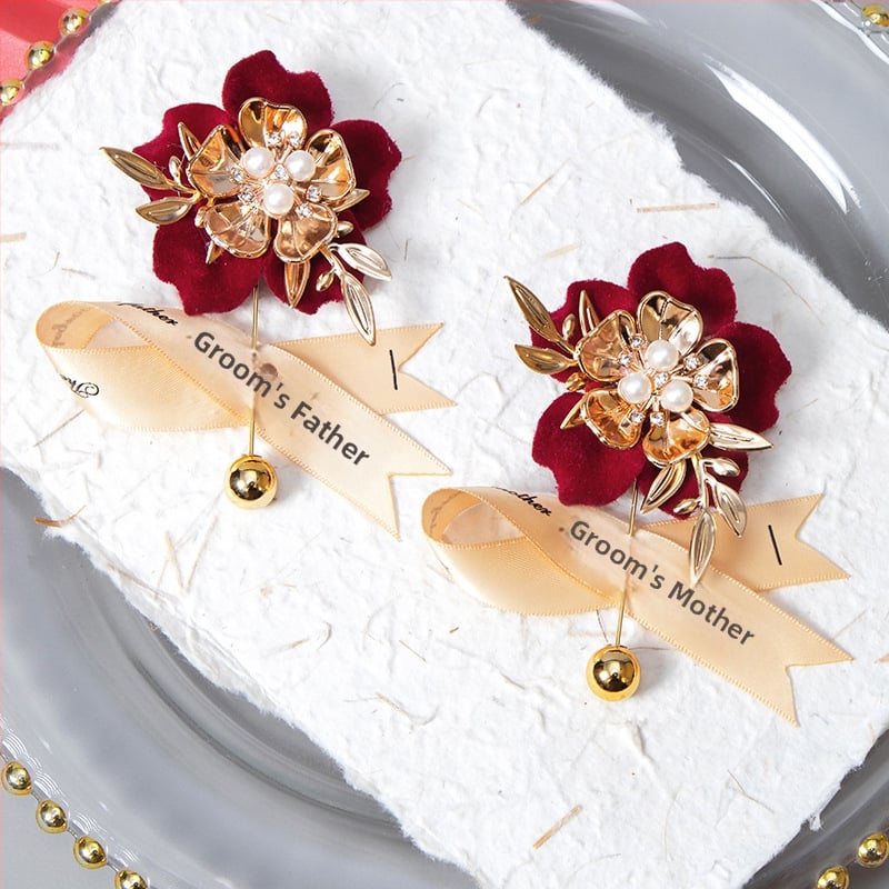 Kāzu corsage komplekts ar zīda ziediem, roku darītas brošes līgavai, līgavim un vecākiem