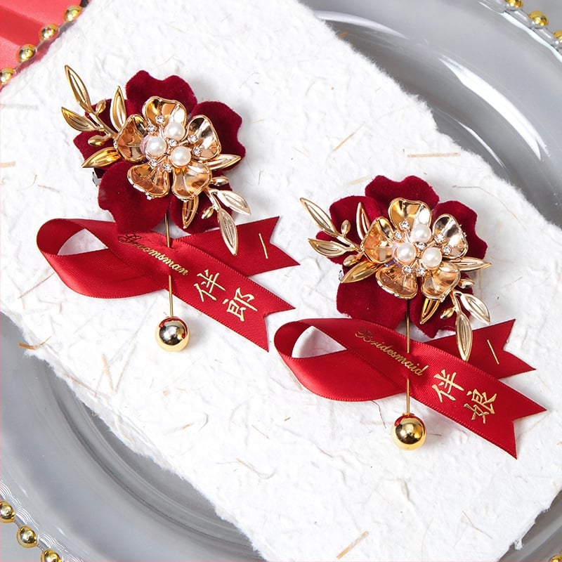 Kāzu corsage komplekts ar zīda ziediem, roku darītas brošes līgavai, līgavim un vecākiem