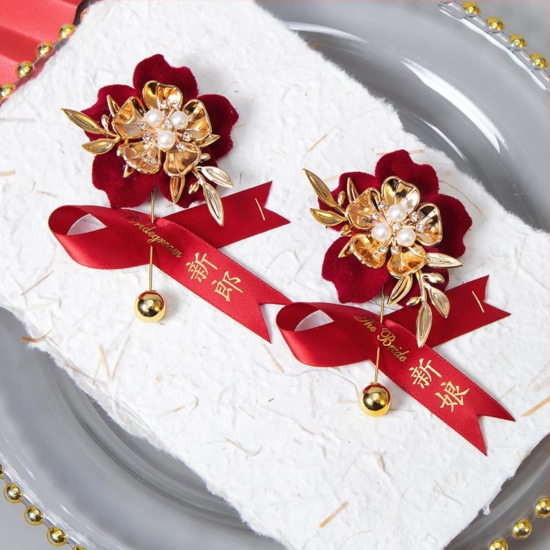 Kāzu corsage komplekts ar zīda ziediem, roku darītas brošes līgavai, līgavim un vecākiem