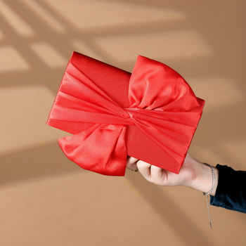 New Garley vakara somiņa, horizontāla kvadrāta forma, vāciņa atvērums, soma ar vāku, poliestera oderējums