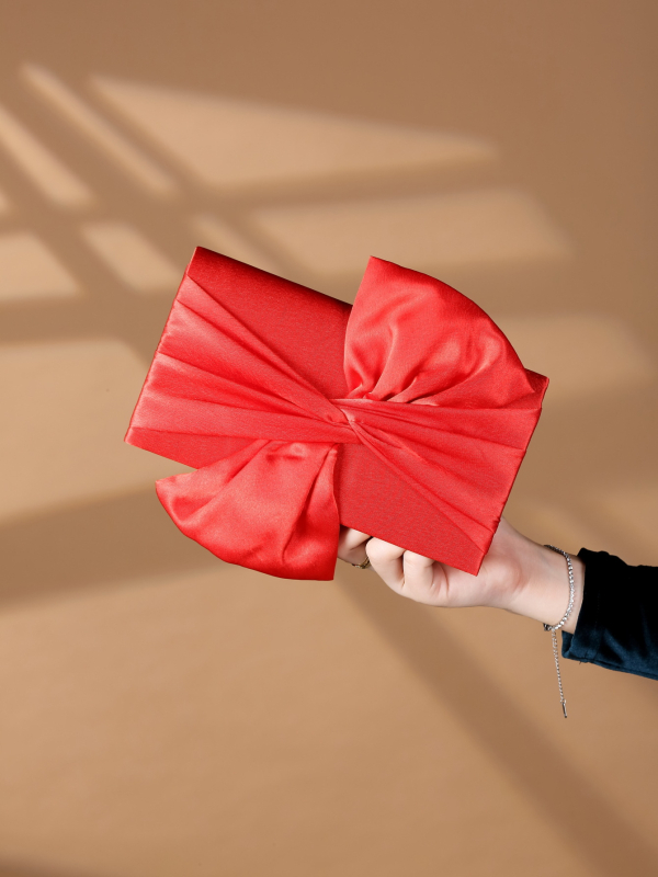 New Garley vakara somiņa, horizontāla kvadrāta forma, vāciņa atvērums, soma ar vāku, poliestera oderējums