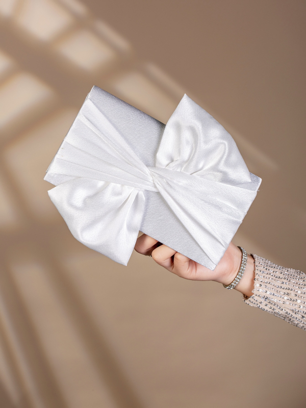 New Garley vakara somiņa, horizontāla kvadrāta forma, vāciņa atvērums, soma ar vāku, poliestera oderējums