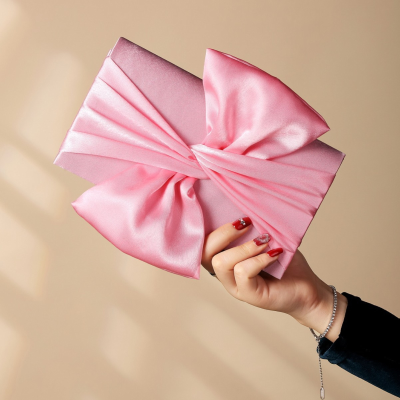 New Garley vakara somiņa, horizontāla kvadrāta forma, vāciņa atvērums, soma ar vāku, poliestera oderējums