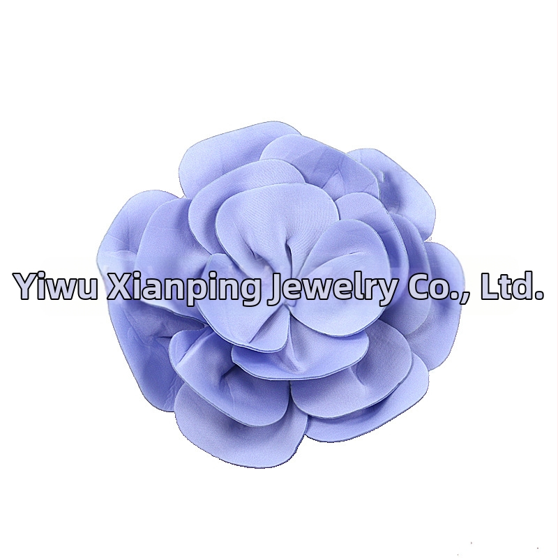 Liels ziedu galvas piederums, roku darīts, mūsdienīgs ziedu stils, materiāls: air cotton, forma: zieds, individuāli iepakots