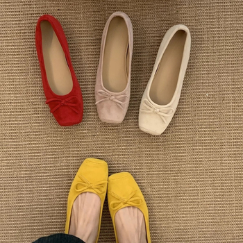 Mary Jane kingad ruudukujulise ninaga, nubuk pealispind, keskmise kõrgusega konts 3–6 cm, kummist tallaga