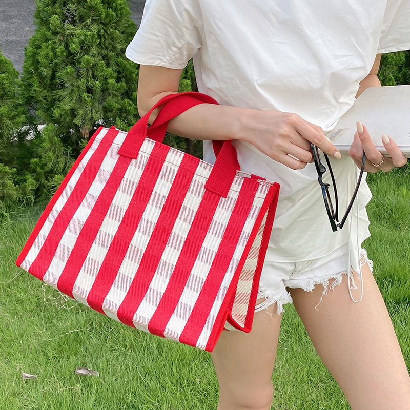 Kanvas tote kott, horisontaalne ruuduline kuju, avatud ülaosaga, sisemise telefoni tasku, kahe käepidemega