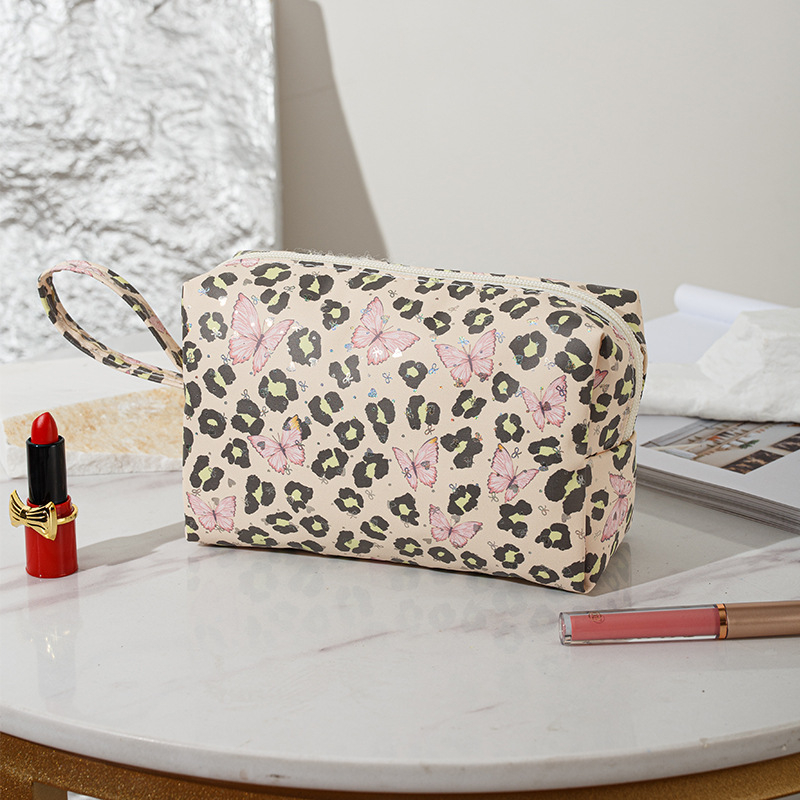 Дамска козметична чанта с леопардов принт — преносима, голям капацитет за пътуване; изработена от плат, подплата канвас, цип