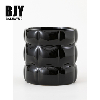 Keturkampis keraminis gėlių vazonas, rankų darbo, su elektroplatinavimo danga, skirtas staliniam naudojimui