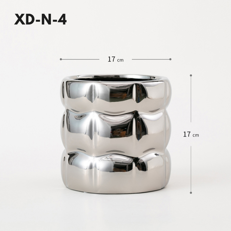 Keturkampis keraminis gėlių vazonas, rankų darbo, su elektroplatinavimo danga, skirtas staliniam naudojimui