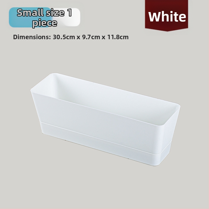 Plastikinis vazonas sukulentams, stovintis ant grindų, paprastas stilius, namų sodininkystei.