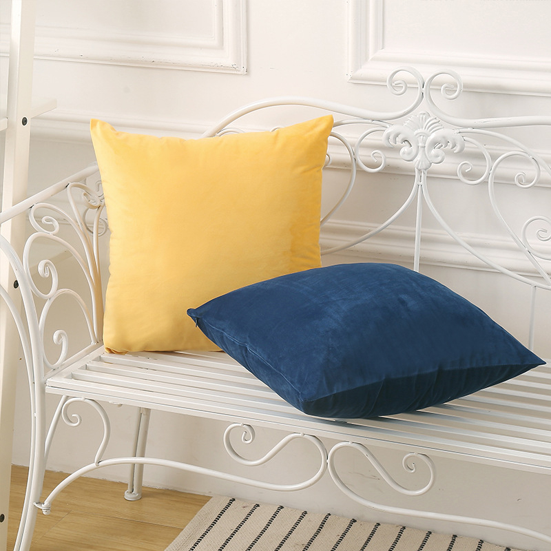 Jastučnica od baršuna s unutarnjim jezgrom, punilo od poliesterskog vlakna, tiskani uzorak, moderan minimalistički stil