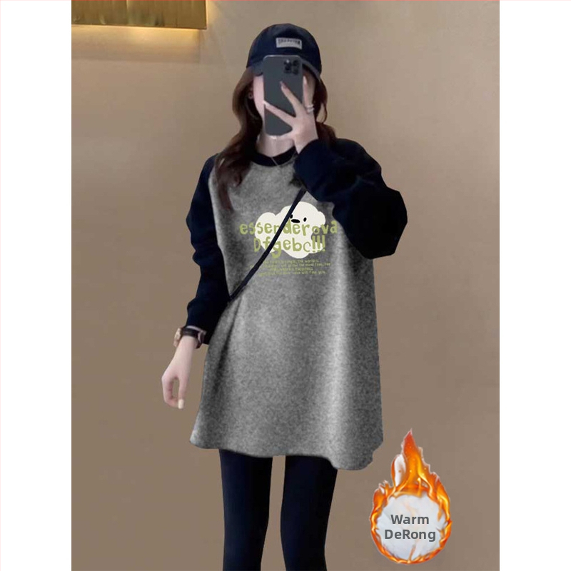 Γυναικείο τοπ βάσης με μέσο μήκος, δύο-τόνο βελούδινο βουρτσισμένο ύφασμα, μακριά μανίκια, στρογγυλή λαιμόκηψη, χαλαρή εφαρμογή, ύφασμα από γούνα κουνελιού, μοτίβο με γράμματα, άνοιξη