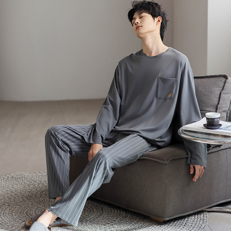 Muške pidžame od modalnog materijala s dugim rukavima i pantalonama — Materijal: modal; Oblik: pulover; Gustoća: srednja; Vrat: okrugli; Sadržaj glavnog materijala: 70–80%