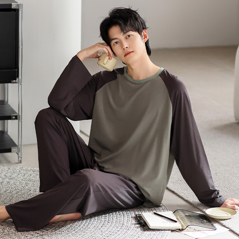 Muške pidžame od modalnog materijala s dugim rukavima i pantalonama — Materijal: modal; Oblik: pulover; Gustoća: srednja; Vrat: okrugli; Sadržaj glavnog materijala: 70–80%