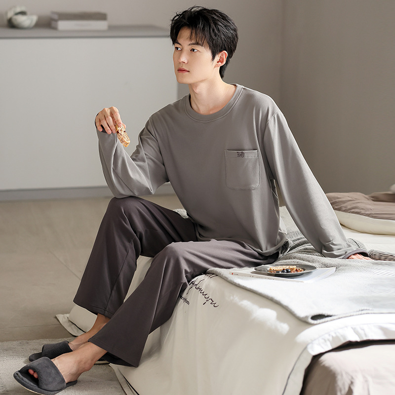 Muške pidžame od modalnog materijala s dugim rukavima i pantalonama — Materijal: modal; Oblik: pulover; Gustoća: srednja; Vrat: okrugli; Sadržaj glavnog materijala: 70–80%