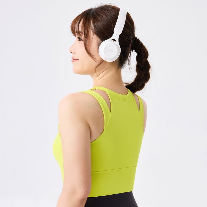 Joga krūšturis ar fiksētām kupām, glīts muguras dizains, cieša piegulšana; Materiāls: Nīlons 79% + Spandeks 21%; Audums: ķīmisko šķiedru maisījums; Garums: 40.5–41.7 cm