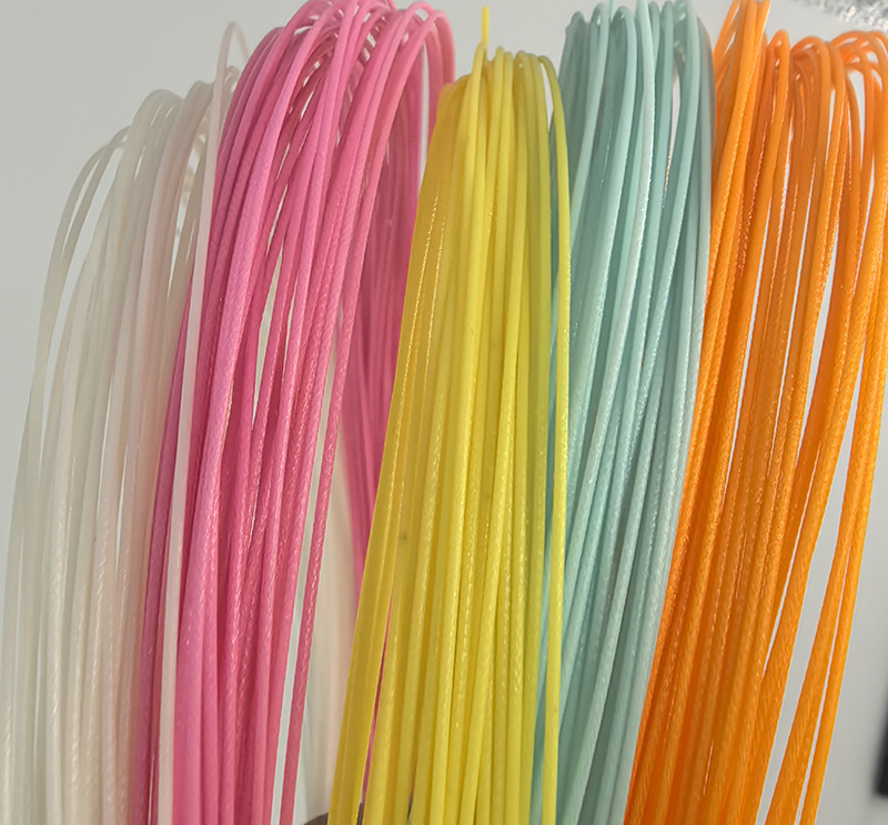 YC66Game reketi nöör badmintonile — Materjal: kiudsiid; Tootekood: YC66Game; Päritolu: SP; Sobib badmintonile, tennisile, lauatennisile