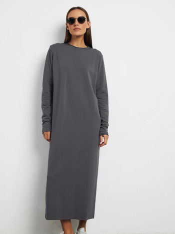 Srednje duljine pleteni haljina s dugim rukavima, okrugli ovratnik, poliester s elastanom, elegantan stil s naramenicama