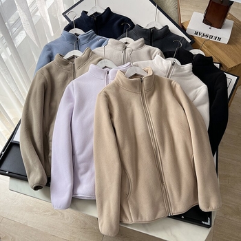 Sieviešu jaka ar stāvošu apkakli, polārfleece audums, kompozītmateriāla izstrāde, rāvējslēdzējs — rudens 2024