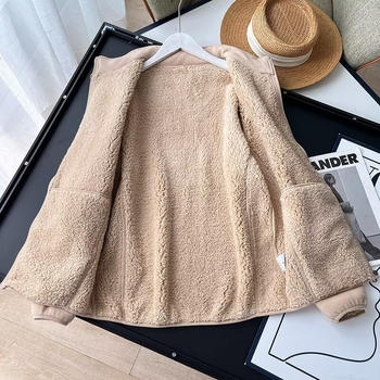 Sieviešu jaka ar stāvošu apkakli, polārfleece audums, kompozītmateriāla izstrāde, rāvējslēdzējs — rudens 2024