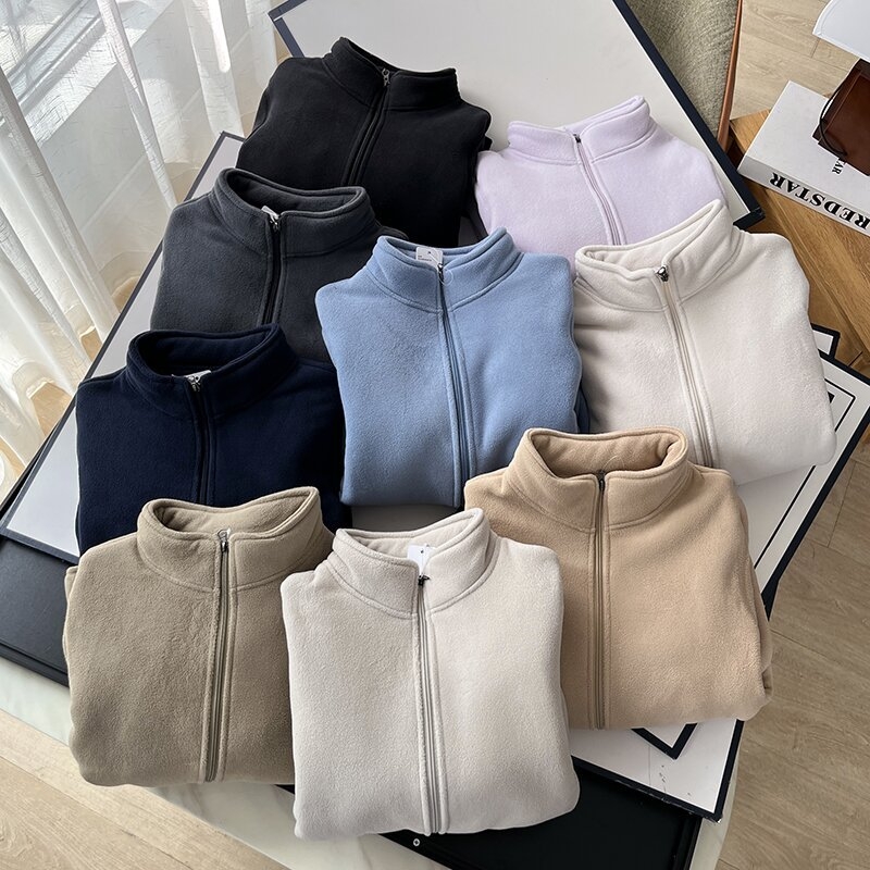 Sieviešu jaka ar stāvošu apkakli, polārfleece audums, kompozītmateriāla izstrāde, rāvējslēdzējs — rudens 2024