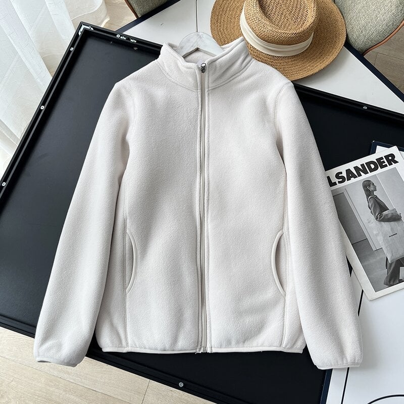 Sieviešu jaka ar stāvošu apkakli, polārfleece audums, kompozītmateriāla izstrāde, rāvējslēdzējs — rudens 2024