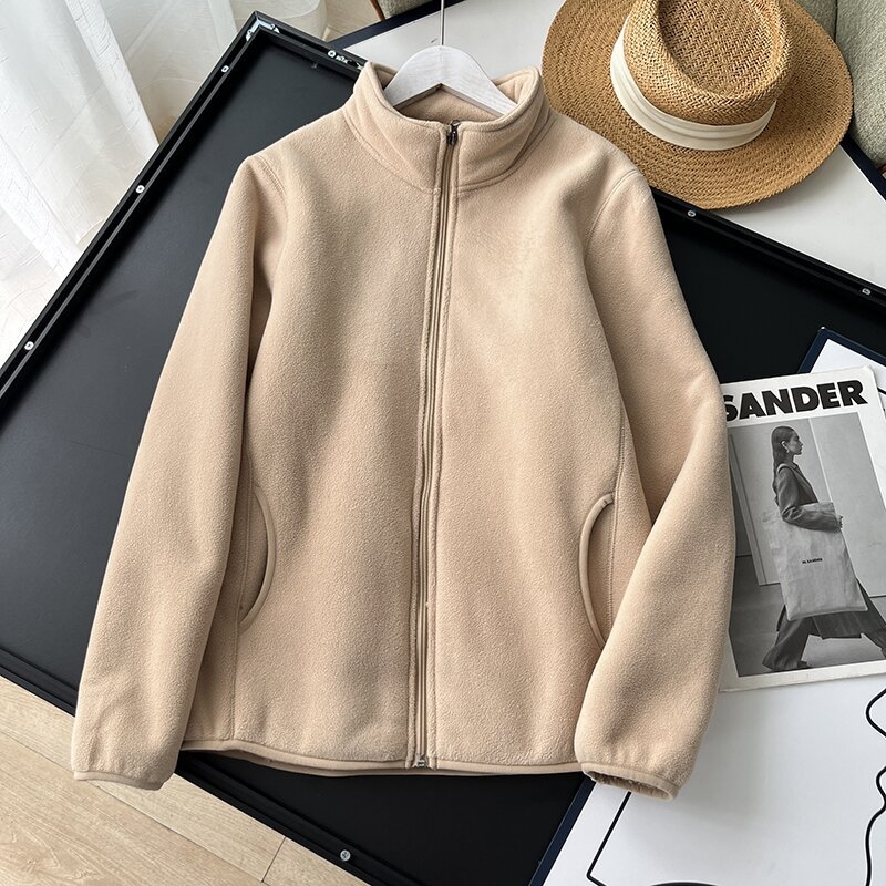 Sieviešu jaka ar stāvošu apkakli, polārfleece audums, kompozītmateriāla izstrāde, rāvējslēdzējs — rudens 2024