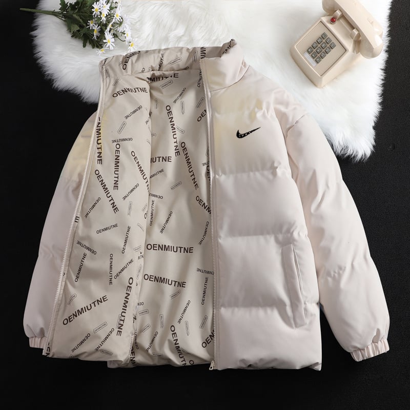 Meeste kamuflaažiga polüestrist täidetud jope, ees tõmblukk, vaba lõige, polüester täidis, polüester vooder