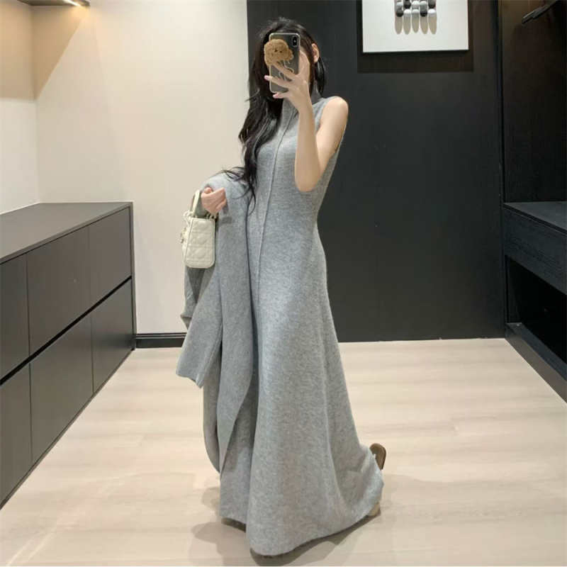 Ženski dvodijelni pleteni kardigan i haljina s visokim ovratnikom — jednobojni komplet, duga haljina, pleteni materijal, polyester 70–80%, spandeks <30%, jesen 2025