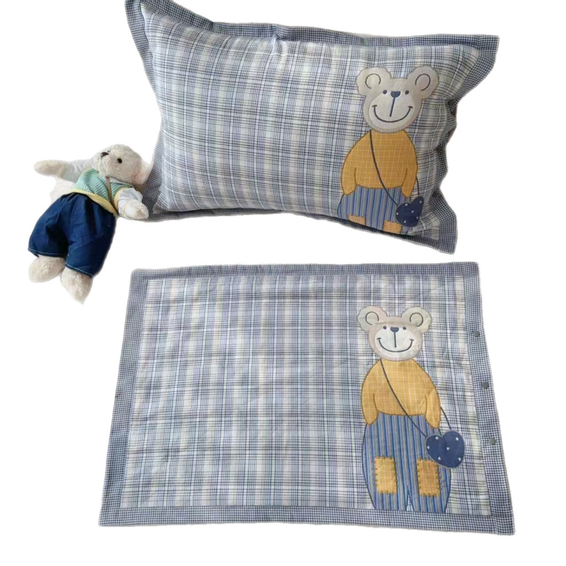 Set dviju navlaka za jastuke od dugovlaknastog pamuka, 80% pamuka, tkanina bojana po niti, reaktivni tisak, moderan minimalistički stil