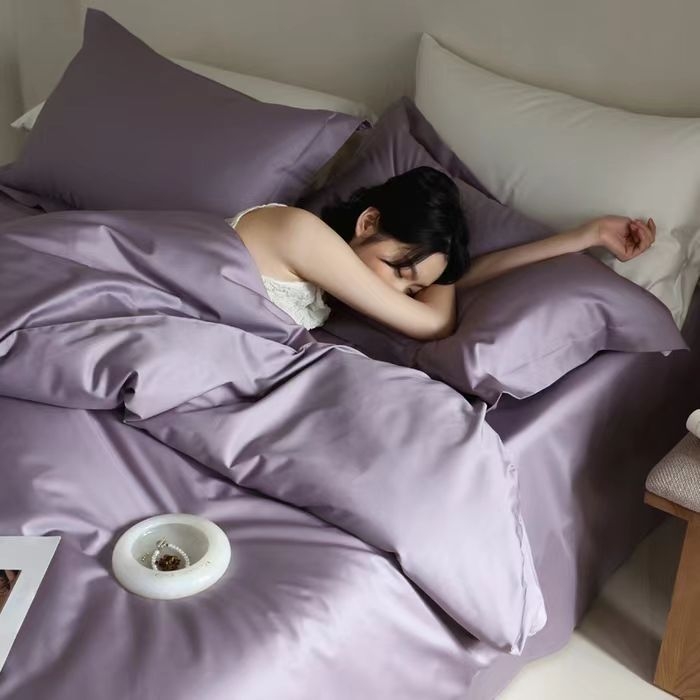 Négy részes ágyneműkészlet hosszú szálú pamutból, 140-count, szatén szövés, reaktív nyomtatás és festés, készlet súlya 2500-3000 g