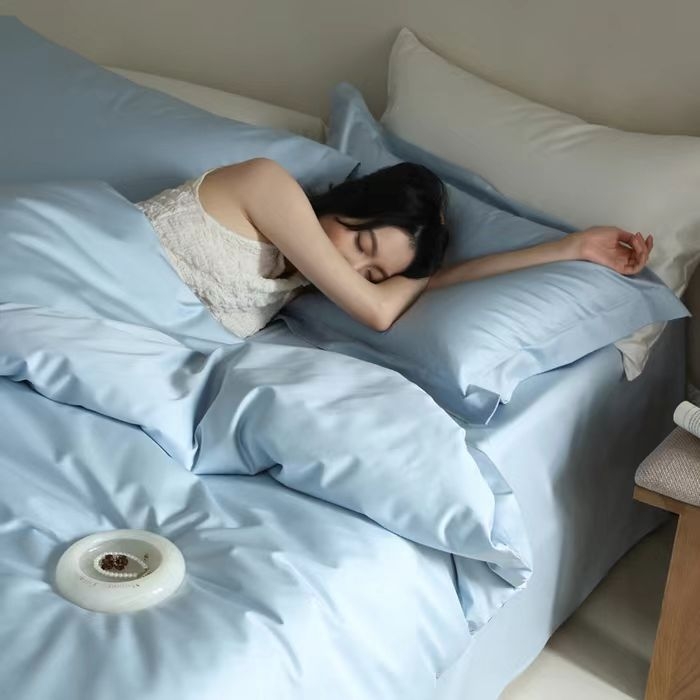 Négy részes ágyneműkészlet hosszú szálú pamutból, 140-count, szatén szövés, reaktív nyomtatás és festés, készlet súlya 2500-3000 g