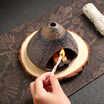 Keramikas smaržu degļs – glazētā virsma, salvijas un lavandas aromāts, zīmols Porcelain House