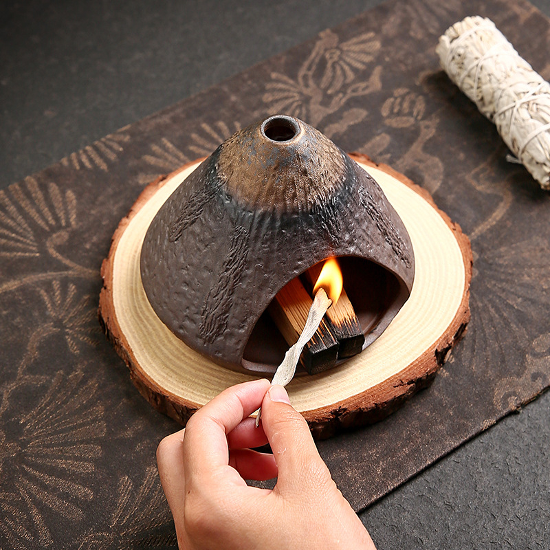 Keramikas smaržu degļs – glazētā virsma, salvijas un lavandas aromāts, zīmols Porcelain House