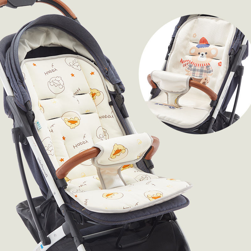 Ratiem sedes spilventiņš – visu sezonu, divpusējs, priekšējā aizsardzība; Materiāli: tīra kokvilna + zīda diegi + ice silk; vecums 0–1 g; pielāgojama