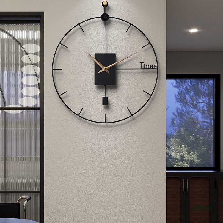 Sienas pulkstenis dzīvojamajai telpai, analogo displejs ar rādītājiem, ar bateriju, Sun movement mehānisms, metāla korpuss, metālisks ciparnīca