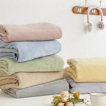 Flaneļa guļamistabas palags ar pildījumu, svītrainais raksts, aušana, reaktīvā krāsošana, visām sezonām