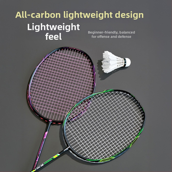 Profesionāla badminton rakete, ultralakna oglekļa šķiedras rāmis, neilona stīgas, mērena stingrība, universāla, iekļauts grip lente un raketes soma