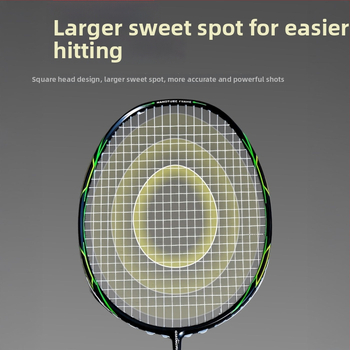 Profesionāla badminton rakete, ultralakna oglekļa šķiedras rāmis, neilona stīgas, mērena stingrība, universāla, iekļauts grip lente un raketes soma