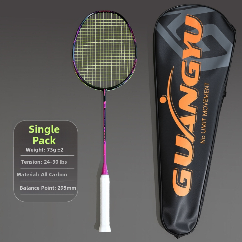 Profesionāla badminton rakete, ultralakna oglekļa šķiedras rāmis, neilona stīgas, mērena stingrība, universāla, iekļauts grip lente un raketes soma