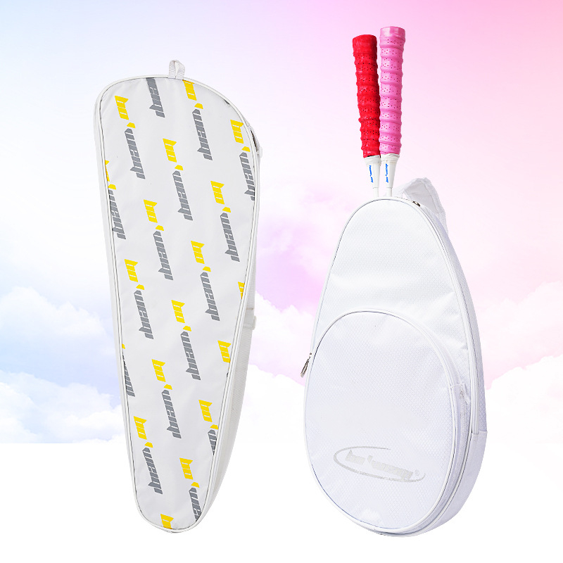 Badmintona rakete ar oglekļa šķiedras rāmi, neilona kordes, 4U/5U ultralight uzbrukuma modelis, svars 80-84 g, logotips drukāts