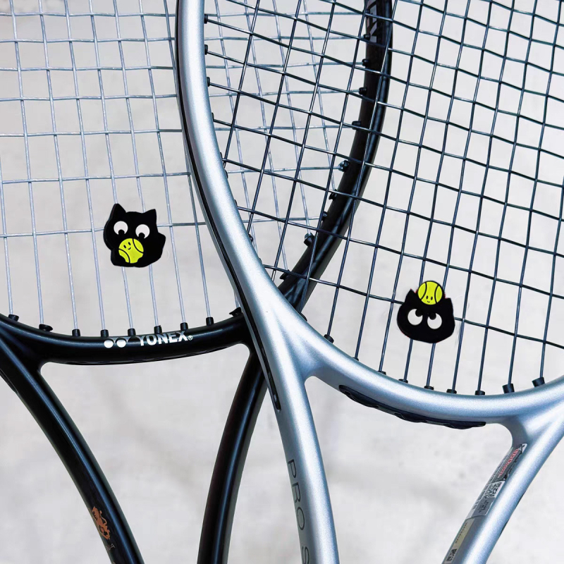 Silicone teniso raketės šoko slopintuvas, dvipusis įrengimas, katės motyvas, stabilizatoriaus sagtis
