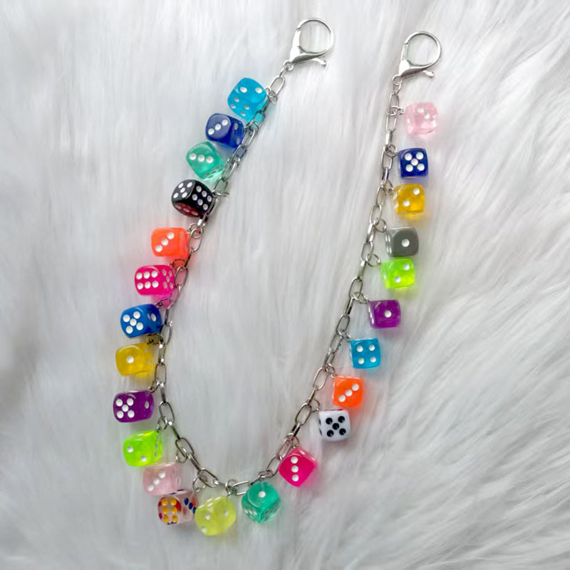 Vidukļa ķēde ar kubveida formu, metāls, spīdīga virsma, hip-hop stils, universāls