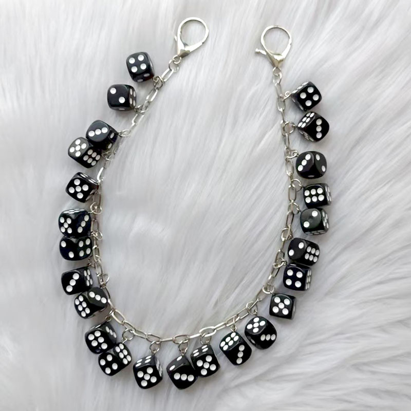 Vidukļa ķēde ar kubveida formu, metāls, spīdīga virsma, hip-hop stils, universāls