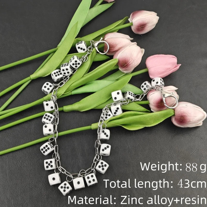 Vidukļa ķēde ar kubveida formu, metāls, spīdīga virsma, hip-hop stils, universāls