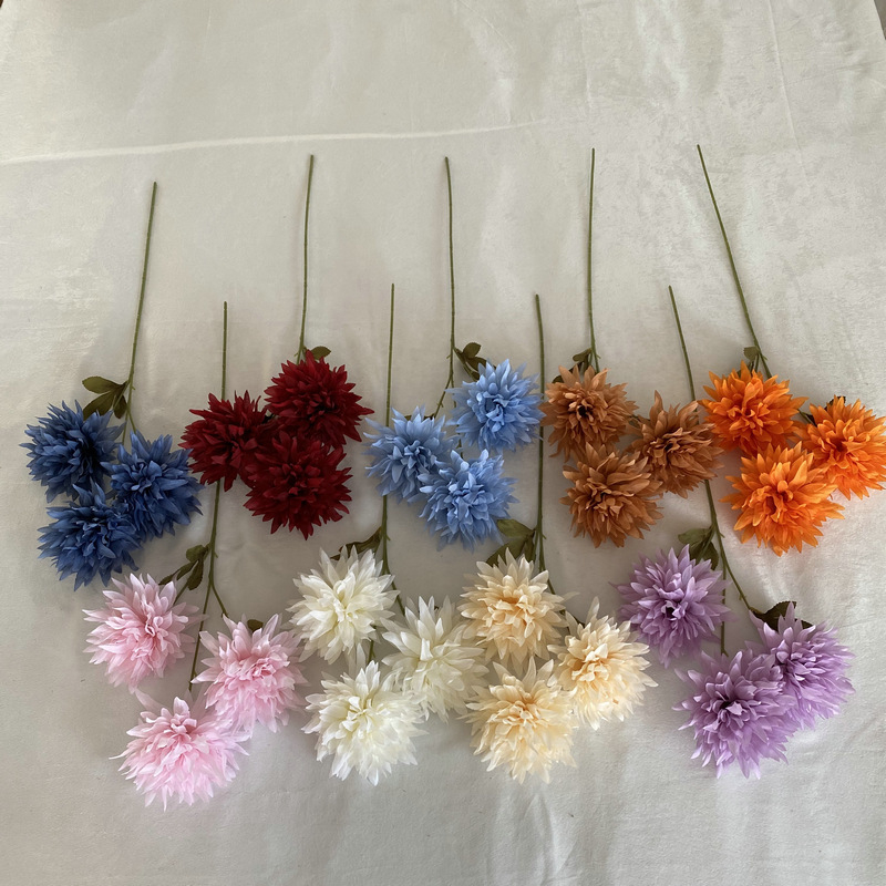 3 galvų liepsnos chrysanthemum Kamuolys iš šilko – vestuvinė dekoracija, nuotraukų rekvizitai, namų ekspozicija (Medžiaga: šilkas; Įvairovė: 1327355784; Panaudojimas: vestuvės, nuotraukų rekvizitai, namų ekspozicija)